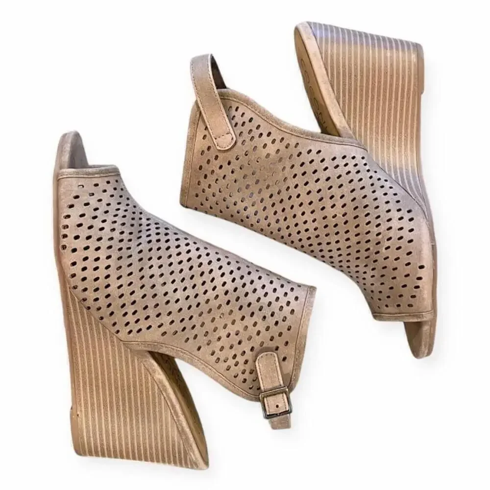 Coconuts by Matisse Womens 7.5 Sandals Perforated Peep Toe Slingback Wedge Heel